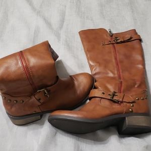 Lady boots size 7